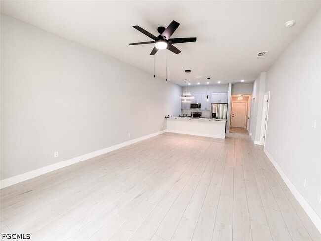 Photo - 923 SE 14th St