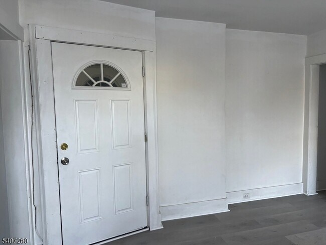 Photo - 336 Broad St Unit 2