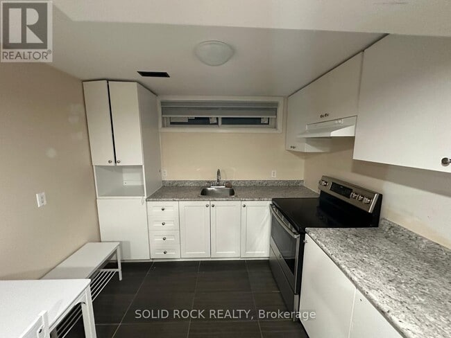 Photo - 1678 Fisher Ave