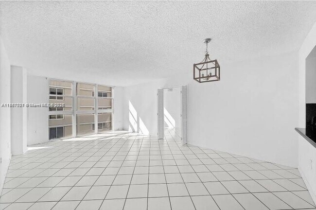 Photo - 1228 West Ave Unidad 1415