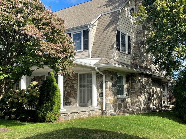 Photo - 151 Courtland Ave Unit APT 1