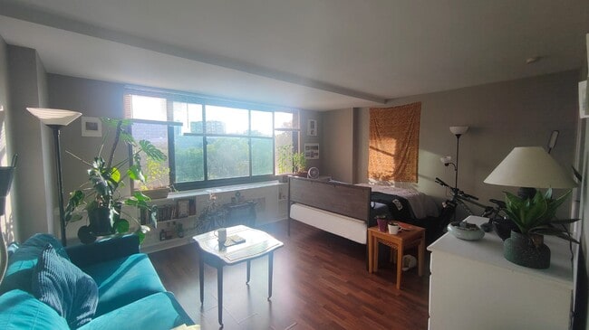 Building Photo - 1011 Arlington Blvd Unit 803