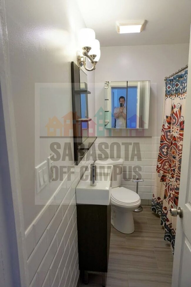 Photo - 3600 Bradenton Rd Unit 3600  B Full Home - 3600  B Full Home