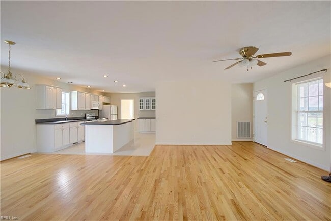 Photo - 9469 Glass Rd