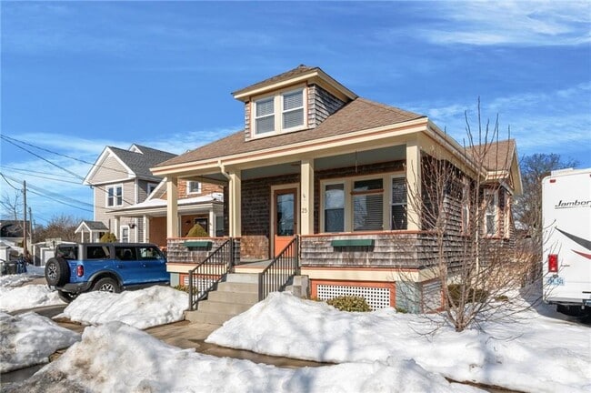 Photo - 25 Peckham Ave