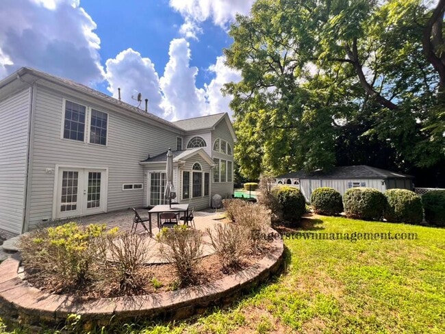 11507 Rolling Green Ct