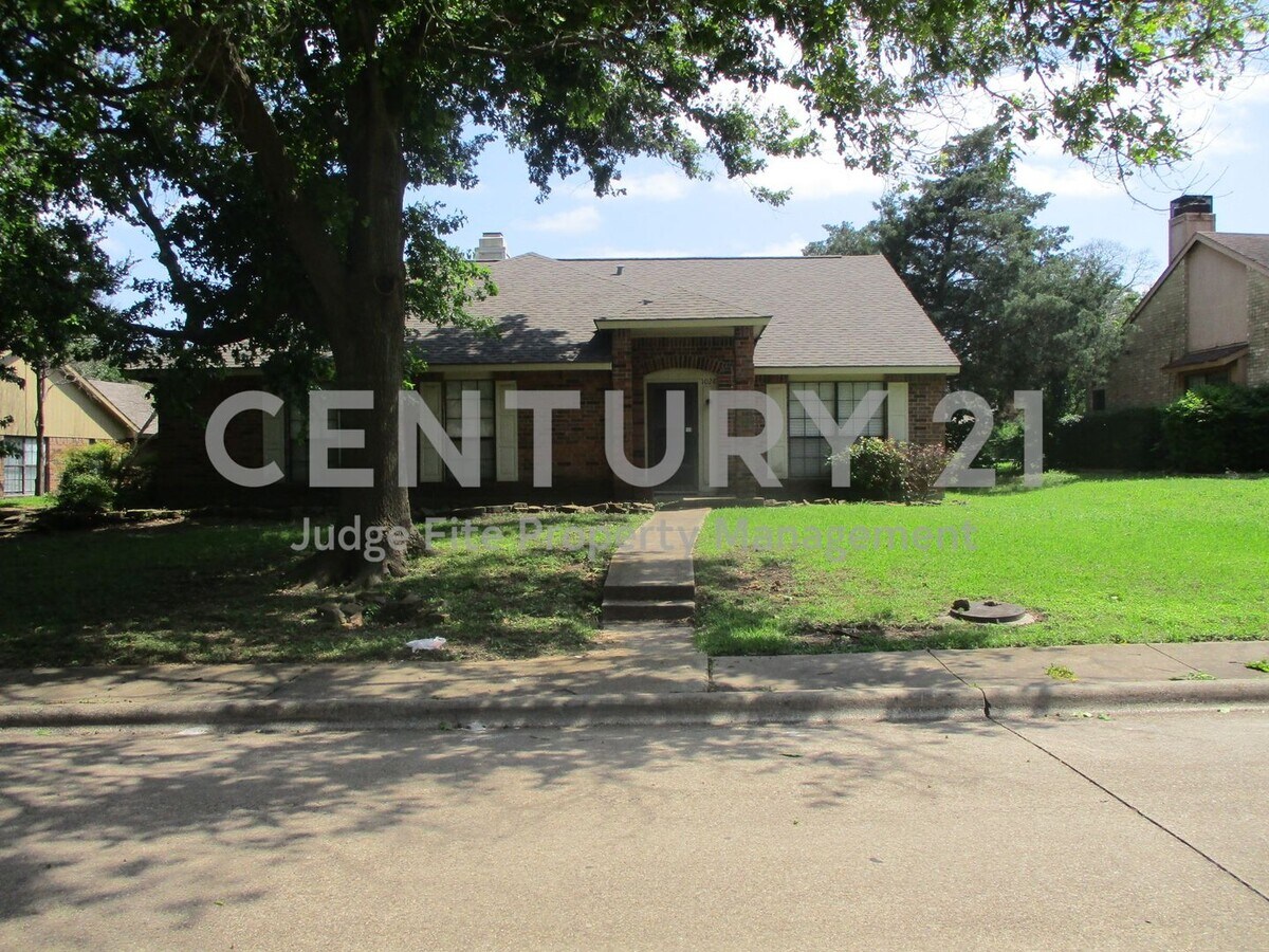 OneStory 4/2/2 Located in Established Roc... House House Rental in