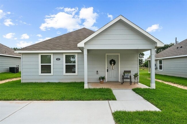 Photo - 1434 25th St House