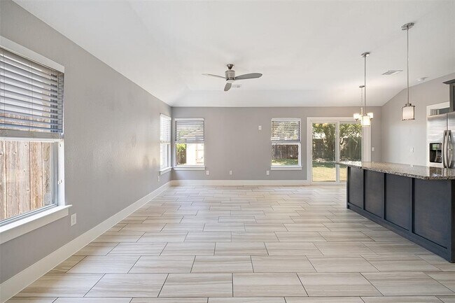 Photo - 902 Low Brim Cove