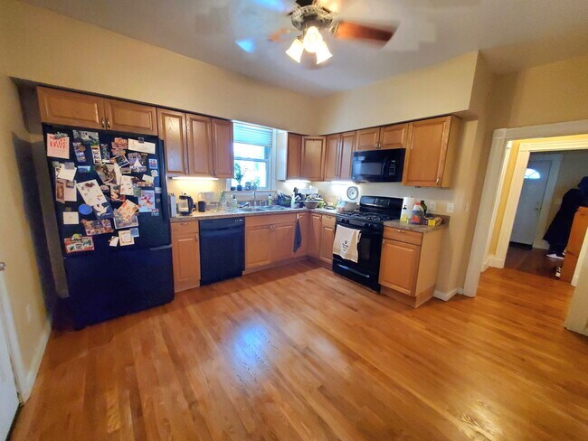 Photo - 72 Marshall St Unit U72