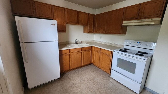 Photo - 2 Bedroom, 1 Bathroom Duplex with Private Balcony - Available June 1st