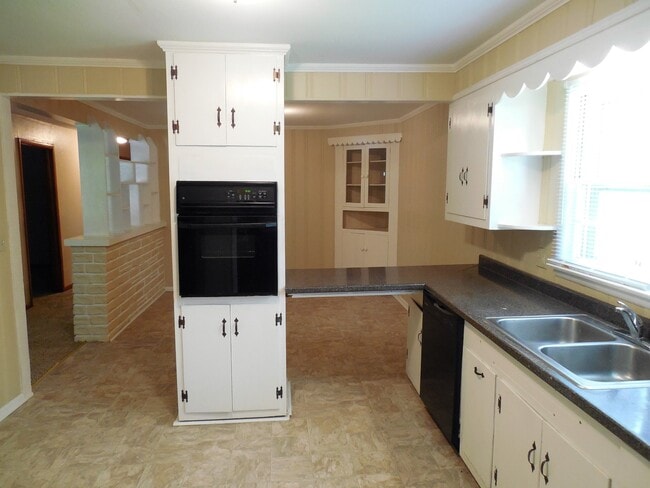 Photo - Great 3 Bedroom 2 Bath Home Nice Neighborhood