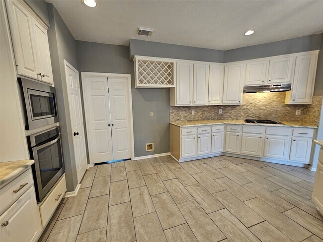 Photo - 15015 Dawnbrook Dr