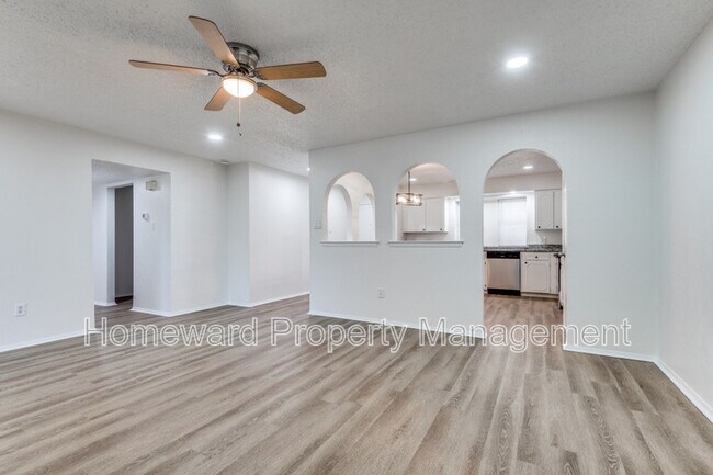 Photo - 2308 W Oakdale Rd