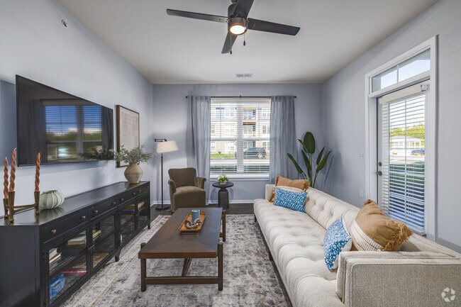 1BR, 1BA - 837SF - Living Room