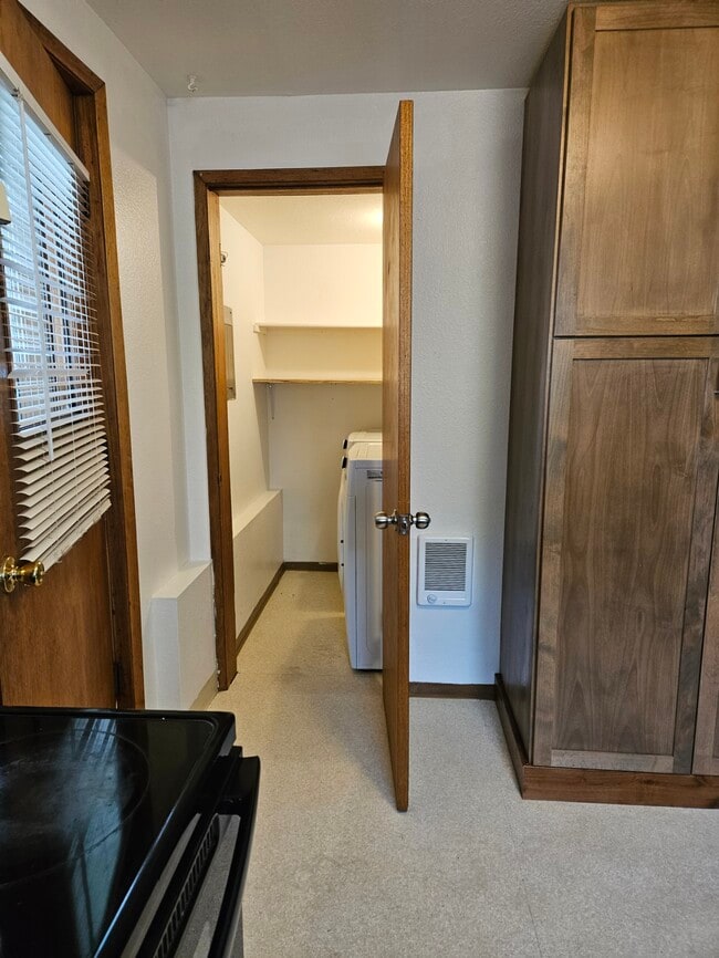 Photo - 452 N Van Buren St Unit 1