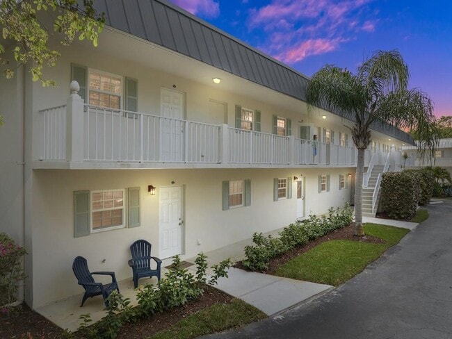 Building Photo - 900 Jasmine Ln Unit 10a