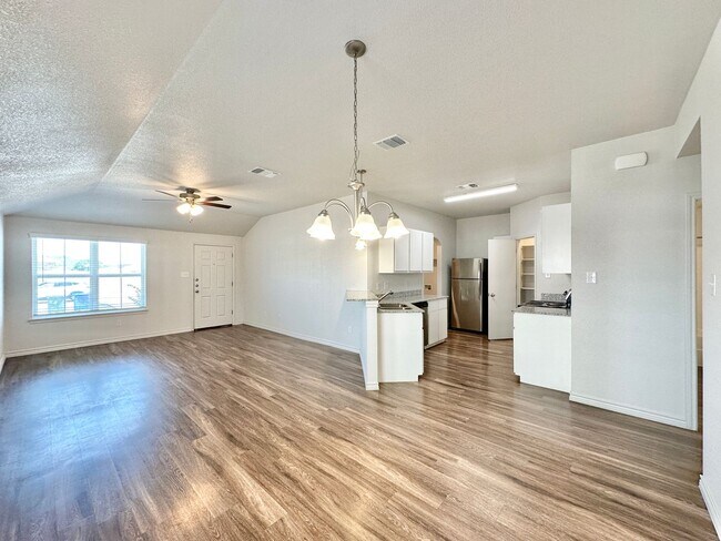 Photo - 1837 Clovis Dr