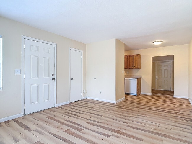Photo - 1590 Hilldale Rd