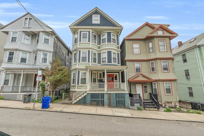 Building Photo - 5 Sachem St Unit 3