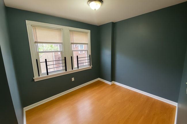 Photo - 2115 Sigel St