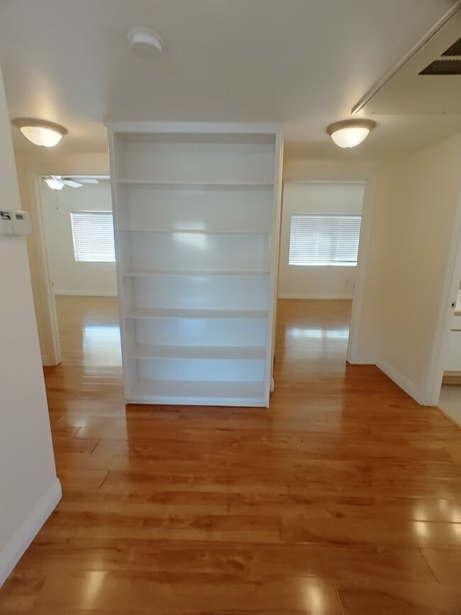 Photo - 855 N Stephanie St