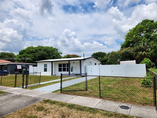 Photo - 721 NW 33rd Ave
