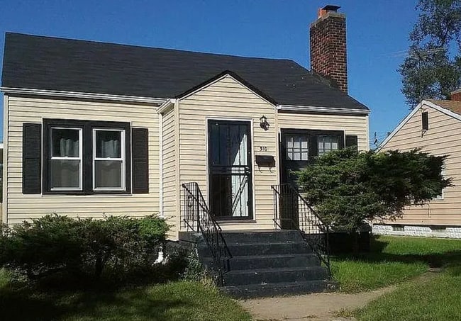 Building Photo - 310 Garfield St