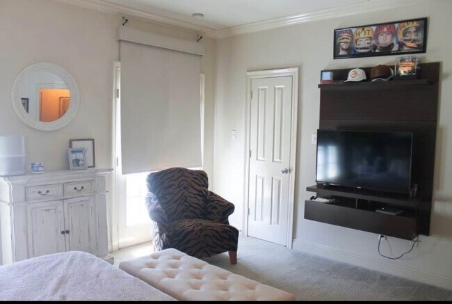 Photo - 2126 Belle Point Aly