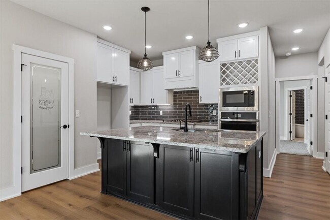 Photo - 7005 SW High Meadow Blvd