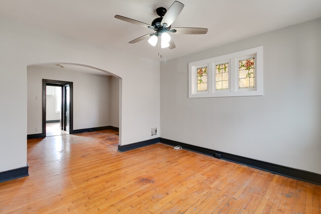 Photo - 4918 Winona Ave Unit 1F Winona