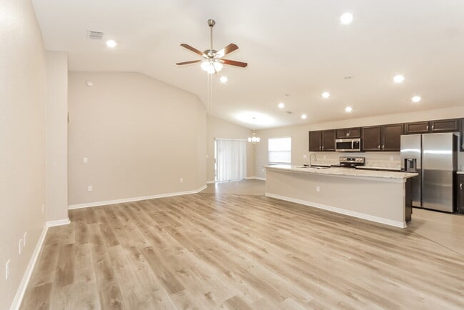2037 Harvest Landing Cir