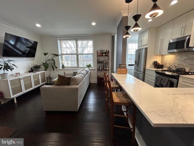 Photo - 939 Longfellow St NW Unidad 203