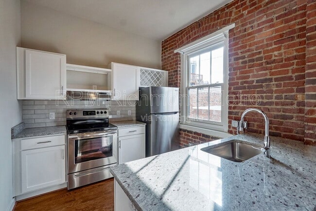 Building Photo - 10 Walnut Alley Unit A201 Rental