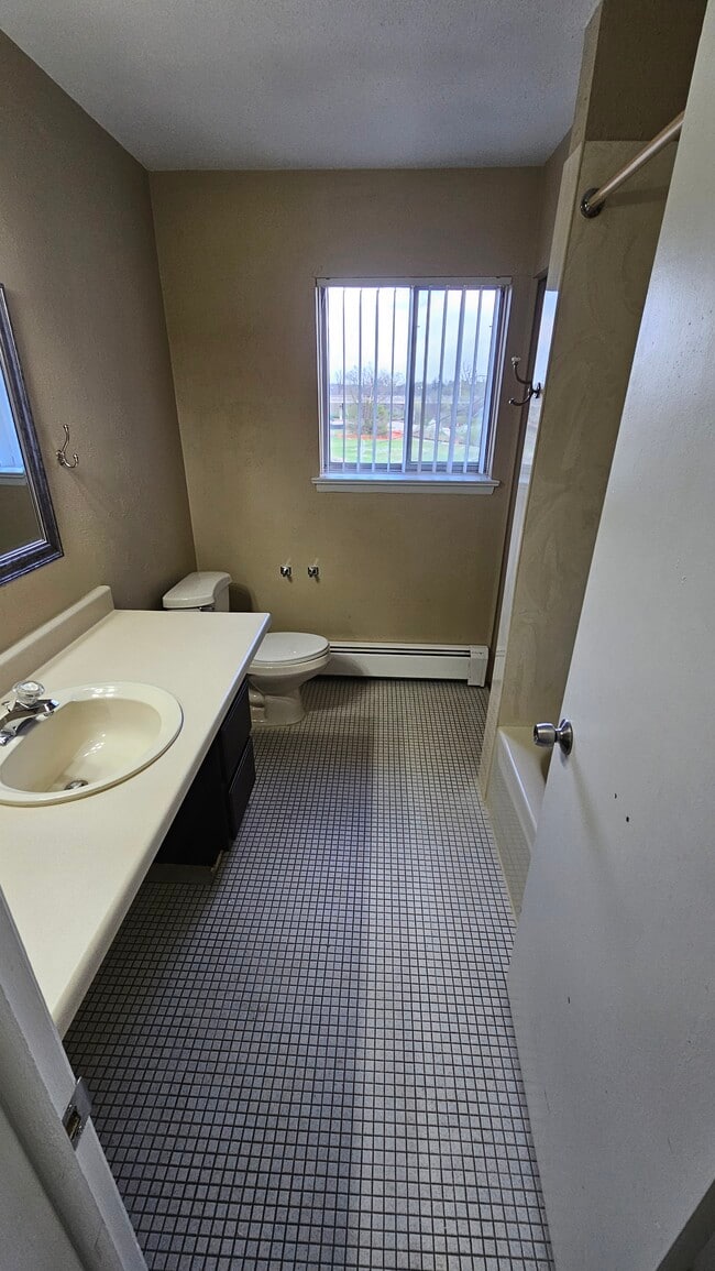 Photo - 115 Campbell St