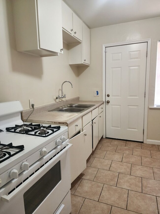 Photo - 1210 Oregon St Unit 4