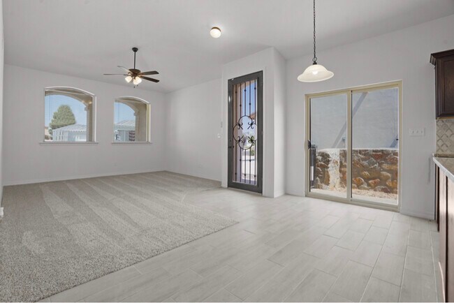 Photo - 612 Cedarwood Ave