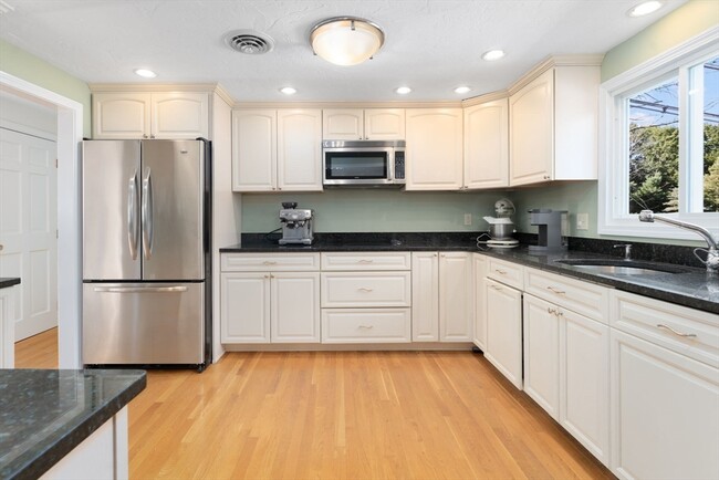 Photo - 117 Randall St