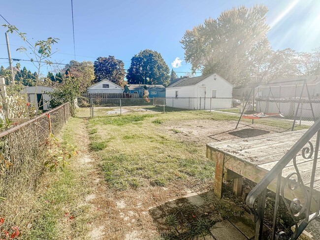 Photo - Three bedroom home available for move in. ...