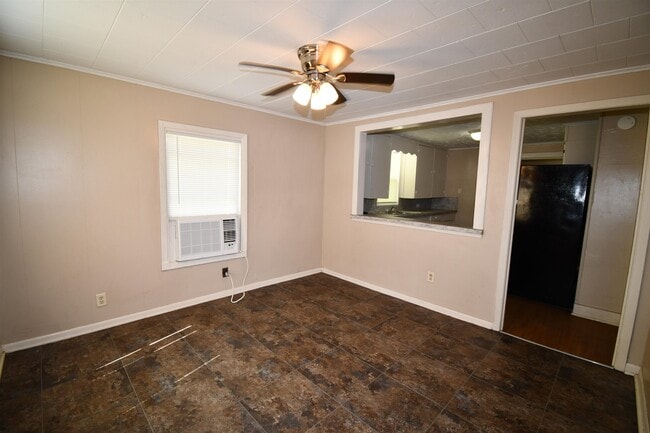 Photo - 613 Jones St