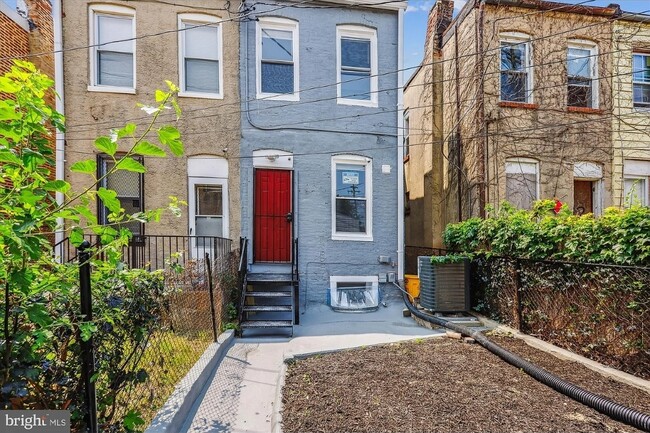 Building Photo - 1820 Walbrook Ave Rental