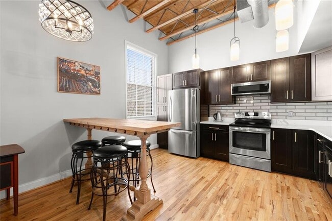 Building Photo - 1756 Liberty Ln Unit alpharetta