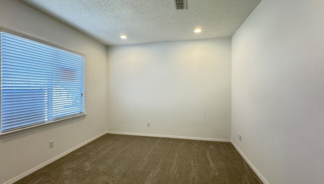 Photo - 12104 N Star Trl NW