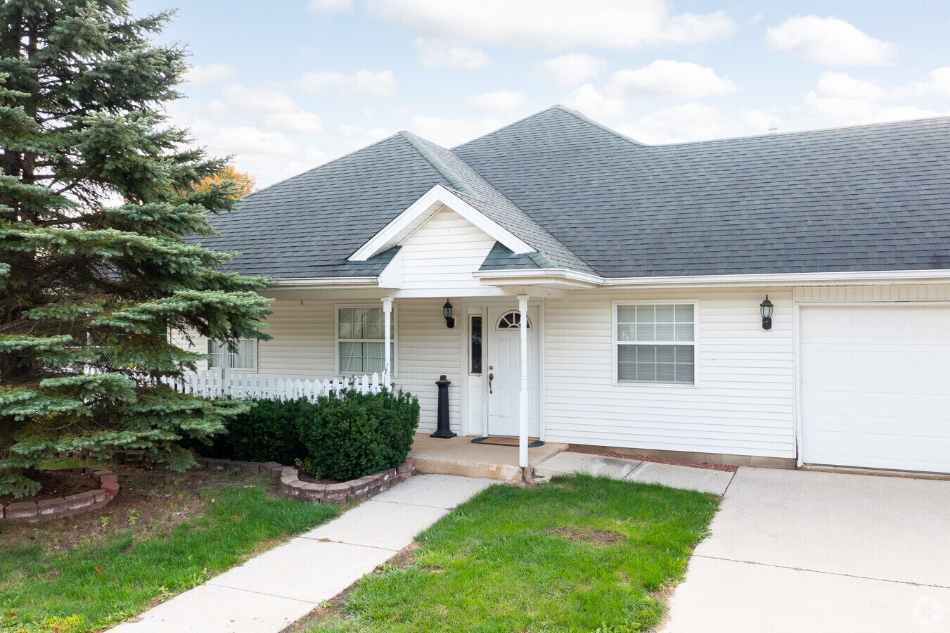 Photo - Hidden Creek