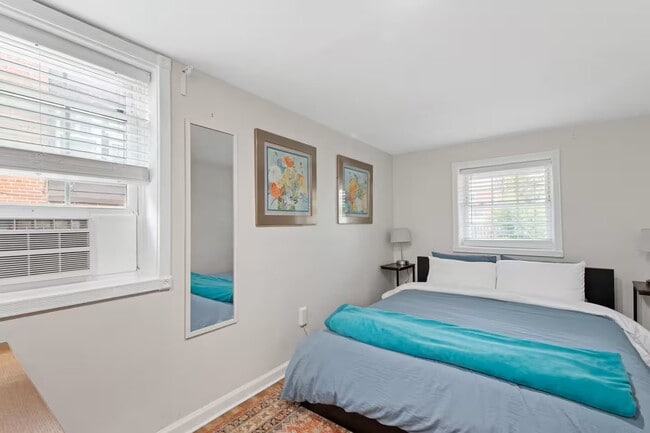 Photo - 1324 Randolph St NE