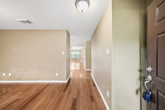 Photo - 2010 Hanover Springs Ln