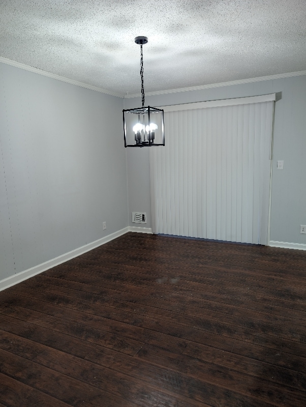 Photo - 823 Easter St