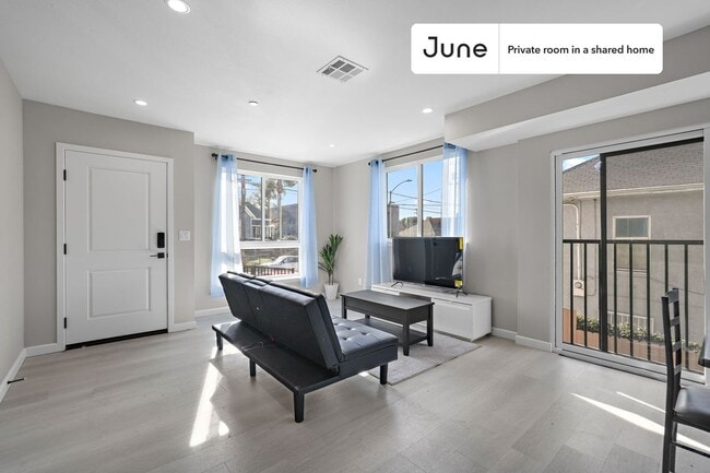 Photo - Room in Shared 5 bed/5 bath home Unit E