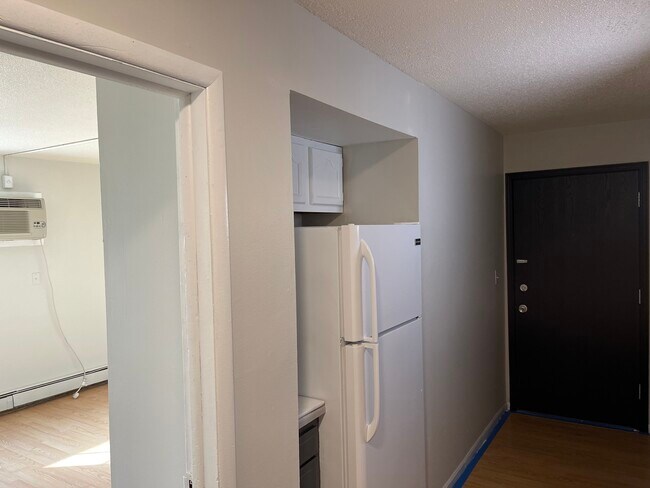 Photo - 515 E Burlington St