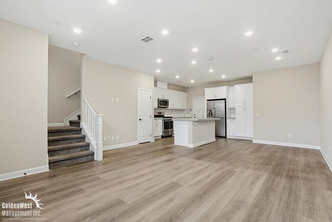 Photo - Bright & Modern 3Bdm 2Ba Townhome in Vista!